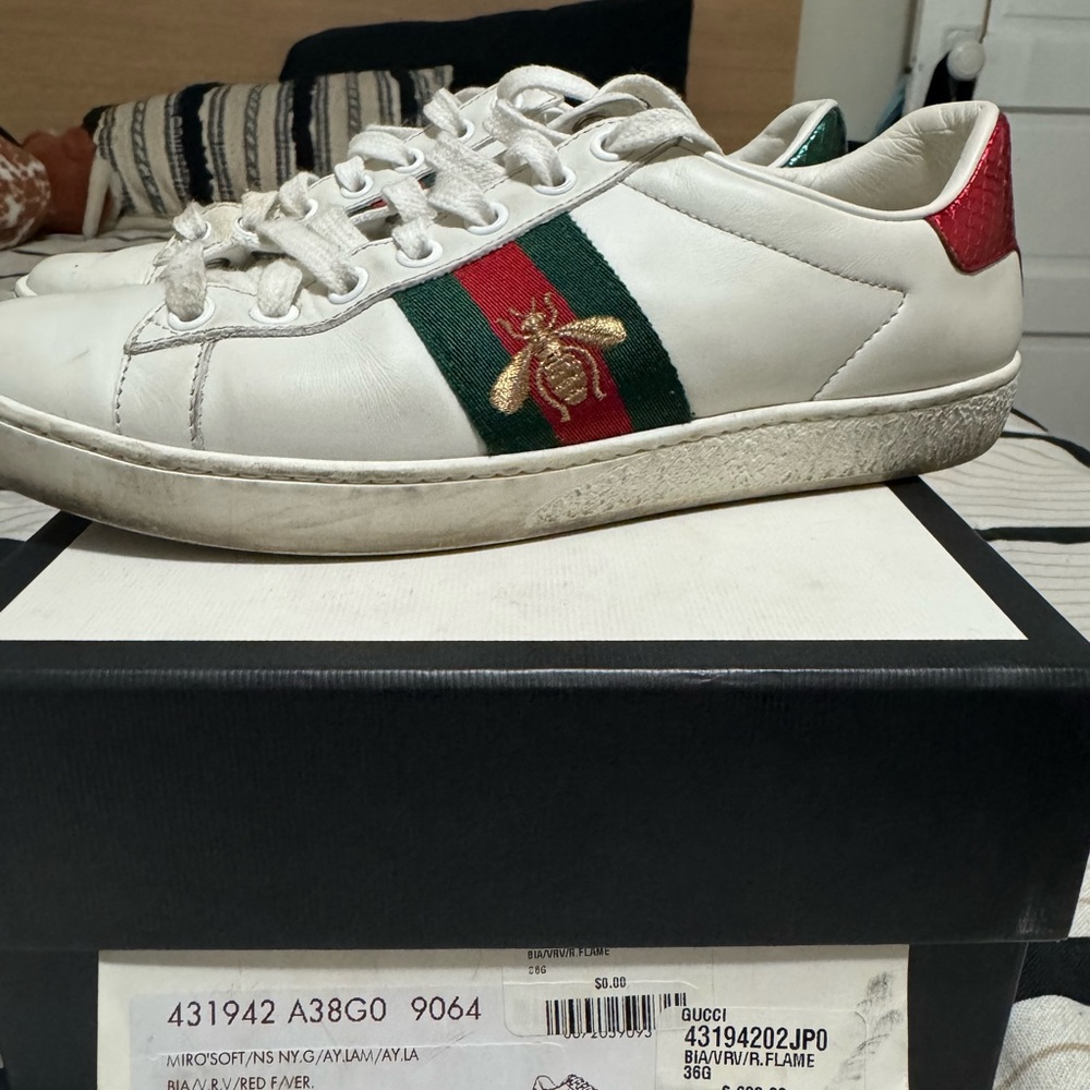 Gucci White Leather Sneakers with Red and Green Accents